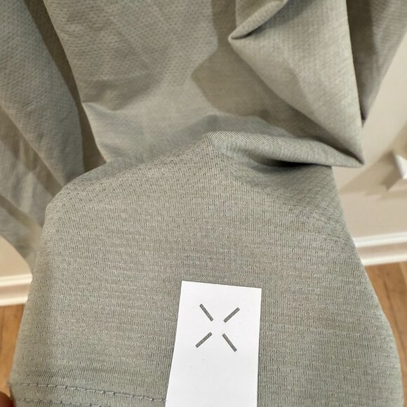 Men's Ten Thousand workout shirt size Large - Picture 4 of 4